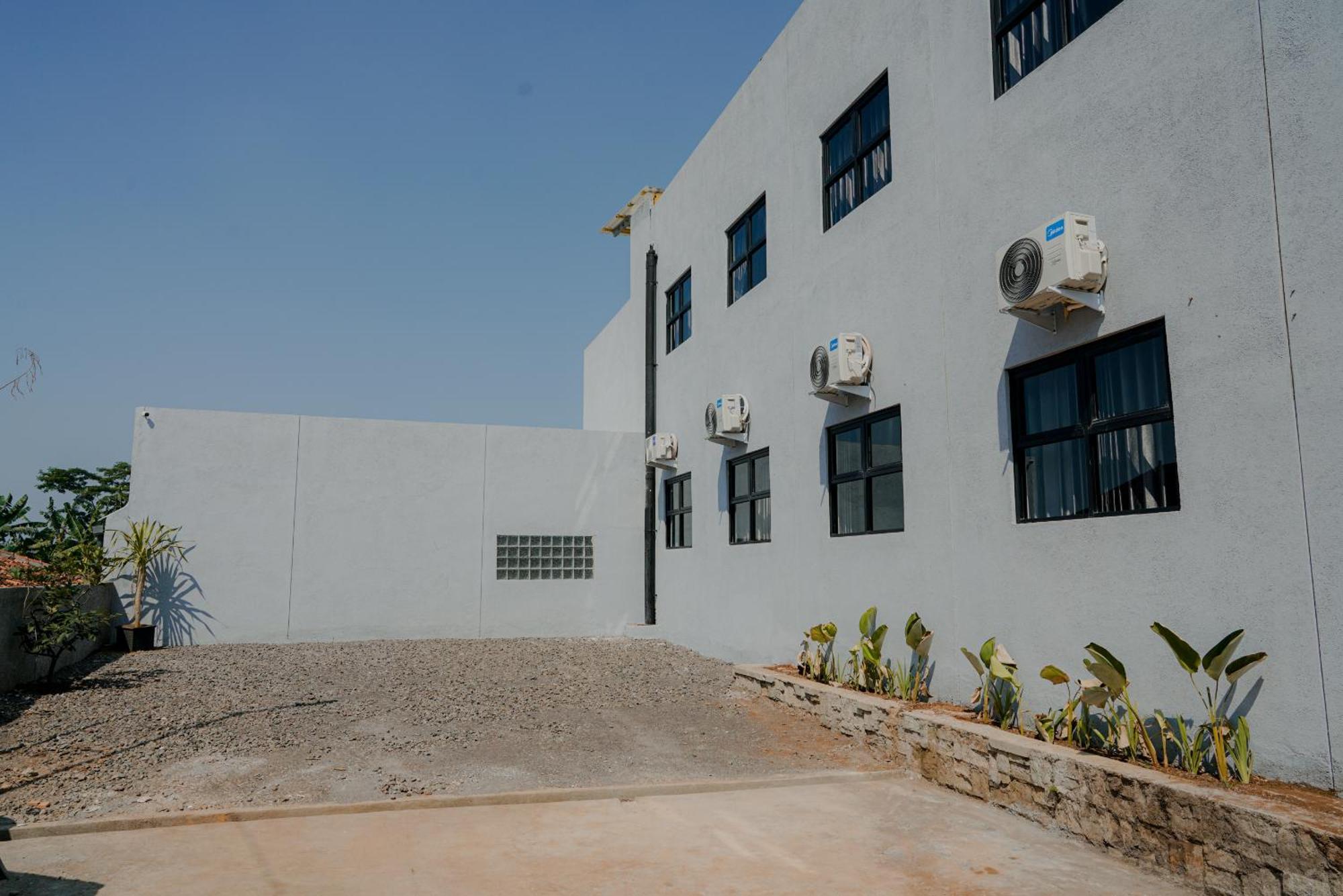 Arlita Guesthouse Cianjur Exteriör bild